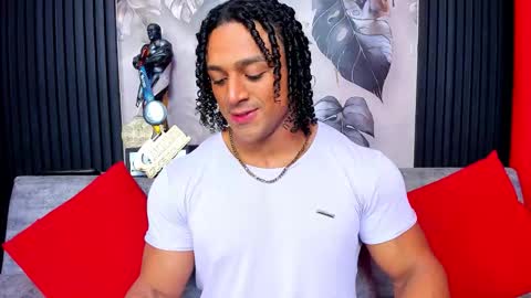 Snapshot of mike_estevess chatting on September 30, 7:24 am online show from September 30, 7:24 am