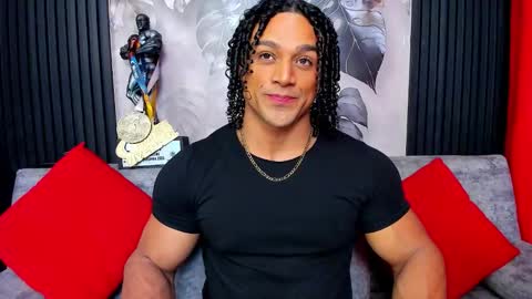 Snapshot of mike_estevess chatting on October 8, 1:53 pm online show from October 8, 1:53 pm