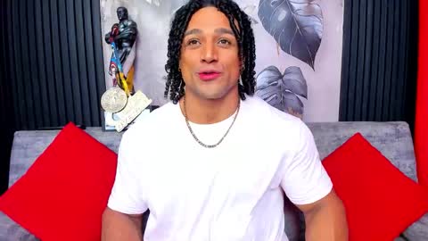 Snapshot of mike_estevess chatting on October 10, 7:29 am online show from October 10, 7:29 am