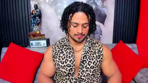   online show from February 25, 11:20 am