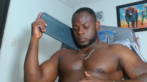Snapshot of mike_kingcum chatting on January 2, 1:38 am mike online show from January 2, 1:38 am