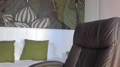 Mike Montoya online show from October 22, 6:02 am