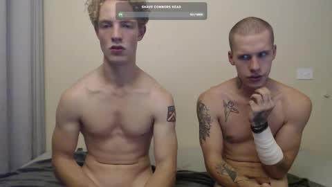 Snapshot of mikeandjax chatting on January 12, 8:47 pm Hot Buns online show from January 12, 8:47 pm