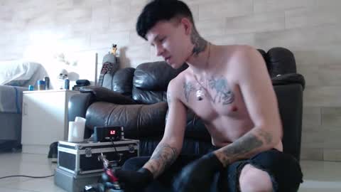 Snapshot of mikeandjax chatting on September 12, 1:55 pm Hot Buns online show from September 12, 1:55 pm