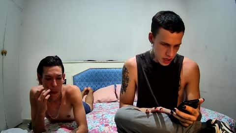 Snapshot of mikeandjax chatting on April 10, 12:43 pm Hot Buns online show from April 10, 12:43 pm