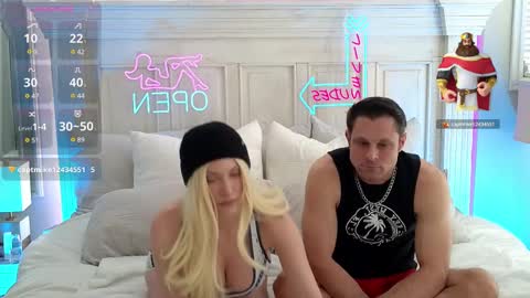 Snapshot of mikeandjoslin chatting on March 9, 10:19 pm HOTcouple69 online show from March 9, 10:19 pm