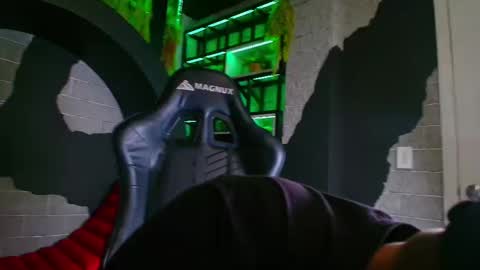 Snapshot of mikeblare chatting on January 6, 7:02 pm Mike Blare online show from January 6, 7:02 pm