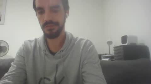 Snapshot of mikecb_ chatting on October 26, 2:17 am mikecb_ online show from October 26, 2:17 am