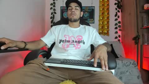 mikee_scooth online show from January 12, 7:10 pm