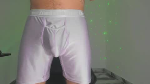 Snapshot of mikee_scooth chatting on February 26, 6:29 pm mikee_scooth online show from February 26, 6:29 pm