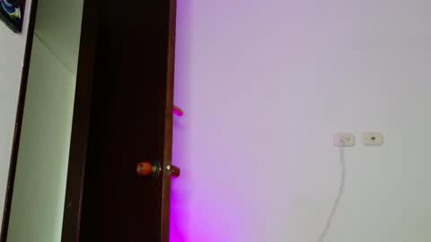 Snapshot of mikegaitan1 chatting on October 20, 9:48 pm mikegaitan1 online show from October 20, 9:48 pm