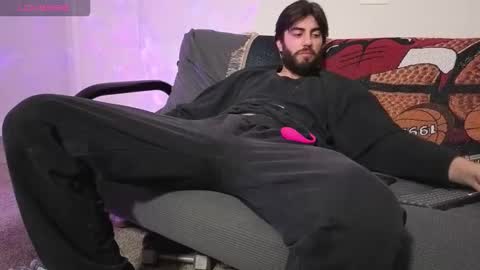 Snapshot of mikehawk1589 chatting on December 22, 7:38 am mikehawk1589 online show from December 22, 7:38 am