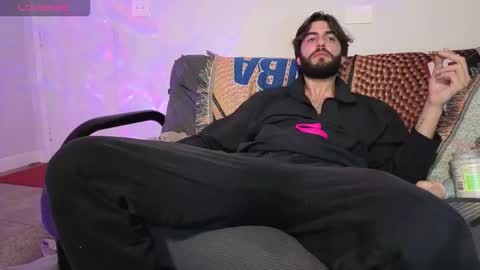 Snapshot of mikehawk1589 chatting on December 23, 7:17 am mikehawk1589 online show from December 23, 7:17 am