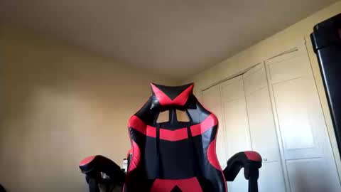 Snapshot of mikeiron126150 chatting on October 19, 9:37 pm mikeiron126150 online show from October 19, 9:37 pm