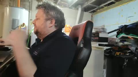 Snapshot of mikejws chatting on October 3, 6:16 pm mikejws online show from October 3, 6:16 pm