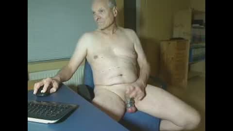 Snapshot of mikel19623 chatting on November 3, 4:19 pm mikel19623 online show from November 3, 4:19 pm