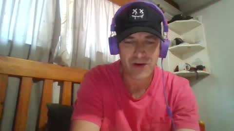 Snapshot of mikeundies chatting on July 10, 7:45 am mikeundies online show from July 10, 7:45 am
