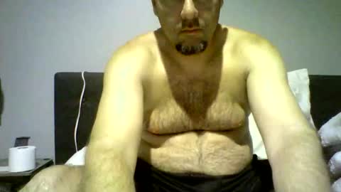 Snapshot of mikevil0269 chatting on June 8, 11:32 am mikevil0269 online show from June 8, 11:32 am