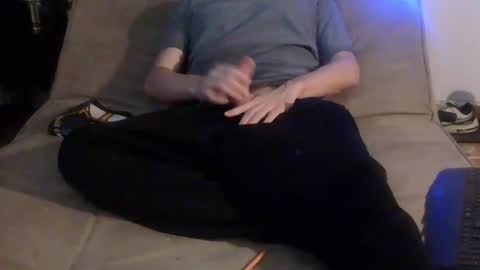 Snapshot of mikey_silver chatting on December 15, 3:24 am mikey_silver online show from December 15, 3:24 am