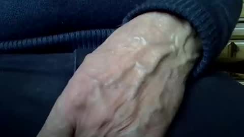 Snapshot of mikeybed chatting on January 10, 10:28 am mikeybed online show from January 10, 10:28 am