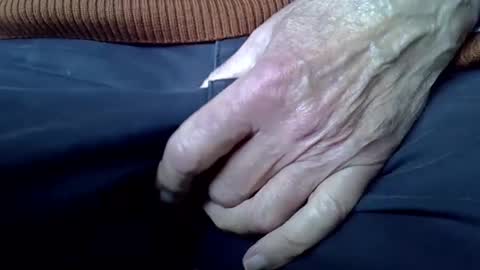 Snapshot of mikeybed chatting on February 11, 12:48 pm mikeybed online show from February 11, 12:48 pm