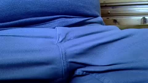 Snapshot of mikeybed chatting on March 5, 10:44 am mikeybed online show from March 5, 10:44 am