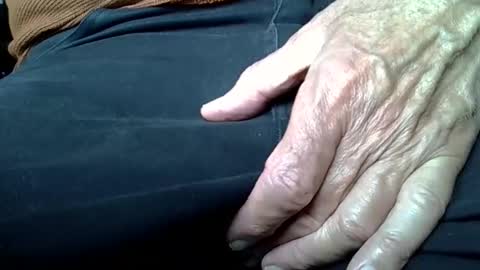 Snapshot of mikeybed chatting on October 7, 12:02 pm mikeybed online show from October 7, 12:02 pm