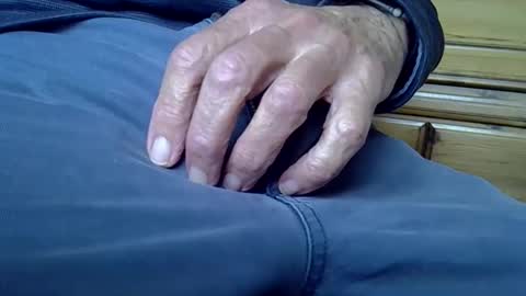 Snapshot of mikeybed chatting on October 21, 8:48 am mikeybed online show from October 21, 8:48 am