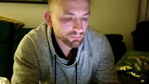 Snapshot of mikhael767676 chatting on April 25, 8:28 pm mikhael767676 online show from April 25, 8:28 pm