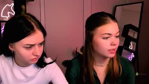 Snapshot of miki_ti chatting on October 24, 9:06 am miki_ti online show from October 24, 9:06 am