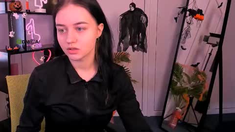 Snapshot of miki_ti chatting on November 1, 9:22 am miki_ti online show from November 1, 9:22 am