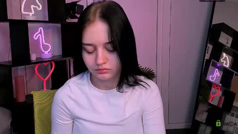 Snapshot of miki_ti chatting on November 9, 5:50 am miki_ti online show from November 9, 5:50 am