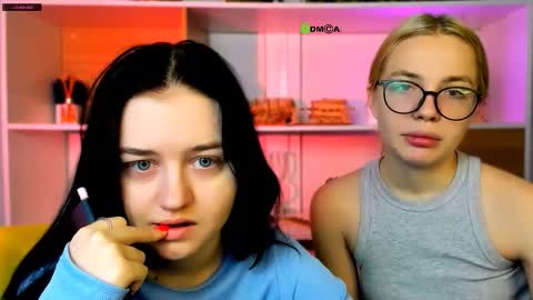 Snapshot of miki_ti chatting on December 3, 5:59 am miki_ti online show from December 3, 5:59 am