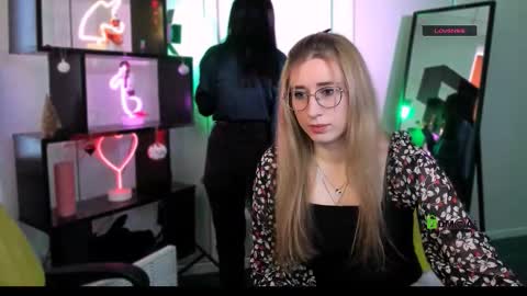 miki_ti online show from January 12, 12:32 pm