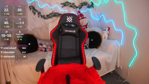 Snapshot of mikiikiwi chatting on December 29, 3:54 am Miki online show from December 29, 3:54 am