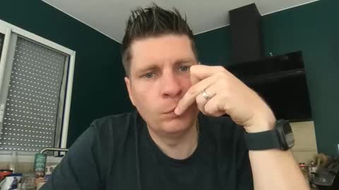 miklp8463 online show from April 28, 8:41 am