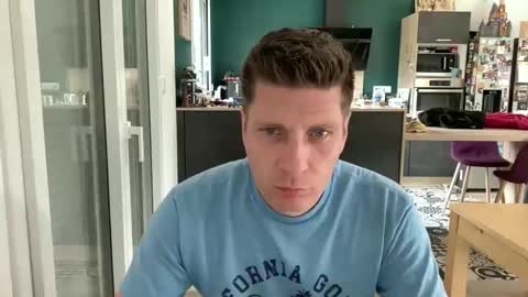 miklp8463 online show from May 2, 2:11 pm