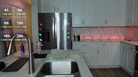 Snapshot of mikmagik chatting on December 29, 3:11 am Mikaylah online show from December 29, 3:11 am