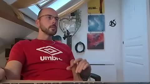 Snapshot of mikmik91 chatting on December 5, 3:39 pm mikmik91 online show from December 5, 3:39 pm