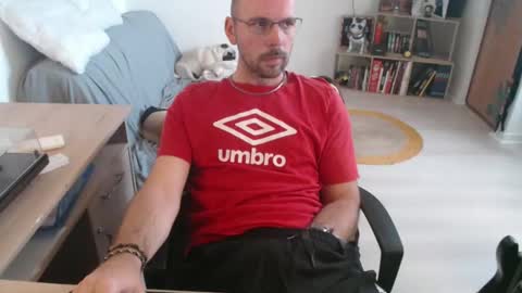 Snapshot of mikmik91 chatting on October 10, 9:08 am mikmik91 online show from October 10, 9:08 am