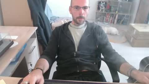 Snapshot of mikmik91 chatting on October 21, 10:49 am mikmik91 online show from October 21, 10:49 am