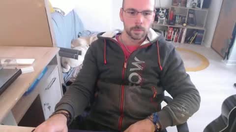 Snapshot of mikmik91 chatting on November 3, 11:33 am mikmik91 online show from November 3, 11:33 am