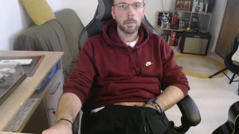 Snapshot of mikmik91 chatting on February 11, 3:28 pm mikmik91 online show from February 11, 3:28 pm