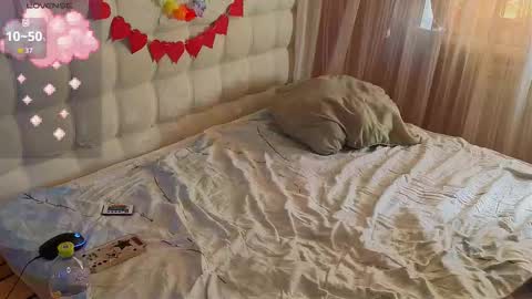 Snapshot of miko_meow chatting on September 26, 8:51 am Miko online show from September 26, 8:51 am