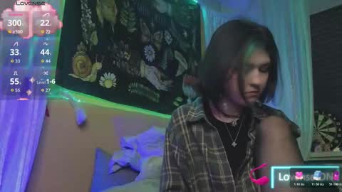 Snapshot of miko_meow chatting on November 16, 8:53 am Miko online show from November 16, 8:53 am