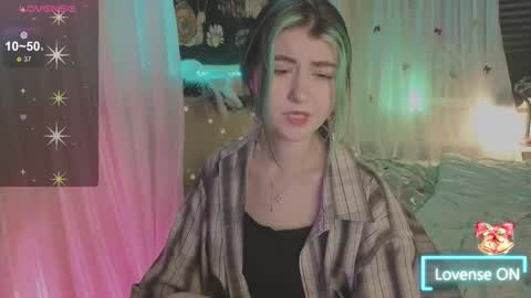 Snapshot of miko_meow chatting on February 1, 4:05 pm Miko online show from February 1, 4:05 pm