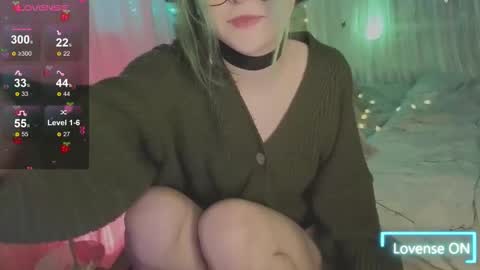 Snapshot of miko_meow chatting on February 8, 4:21 pm Miko online show from February 8, 4:21 pm