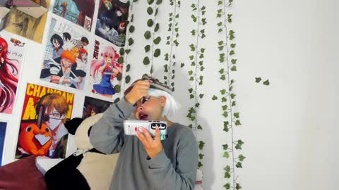   miku katsuragi  online show from January 7, 7:10 am