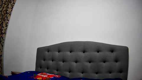 Snapshot of mikyloveu chatting on December 26, 5:30 pm Mikyloveu online show from December 26, 5:30 pm