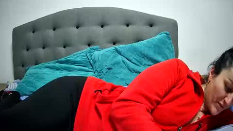 Snapshot of mikyloveu chatting on February 24, 6:58 pm Mikyloveu online show from February 24, 6:58 pm